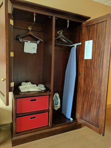 Sheraton Herndon Dulles Airport Club King Closet