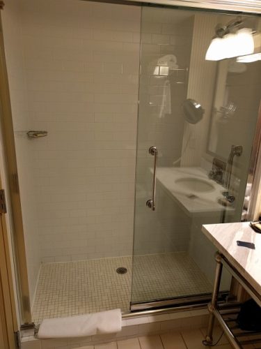 Sheraton Herndon Dulles Airport King Club Room Shower