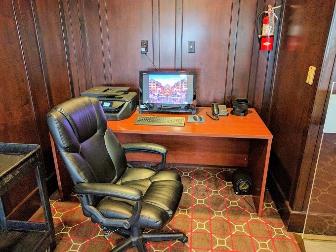 Sheraton Herndon Dulles Airport Club Lounge Business Area