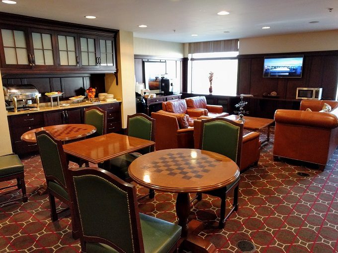 Sheraton Herndon Dulles Airport Hotel club lounge