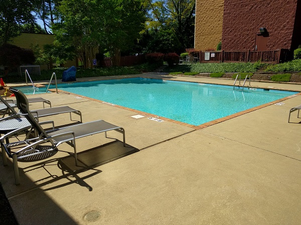 Sheraton Roanoke outdoor pool