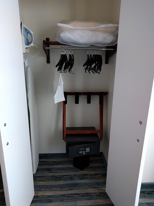 Hyatt House Virginia Beach Closet