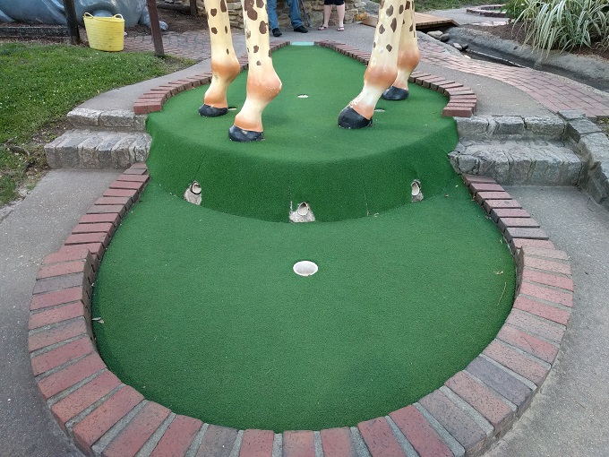 Jungle Golf giraffe