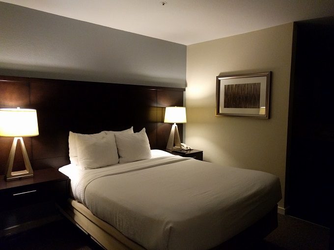 Staybridge Suites Herndon Dulles - bedroom 1