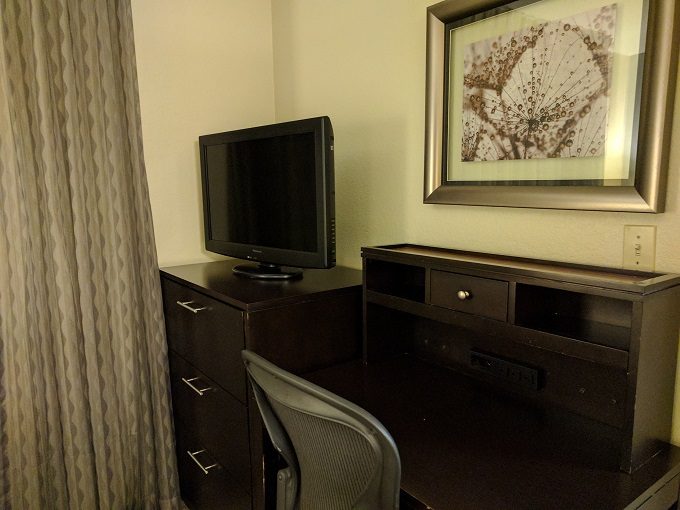 Staybridge Suites Herndon Dulles bedroom 2 dresser and desk