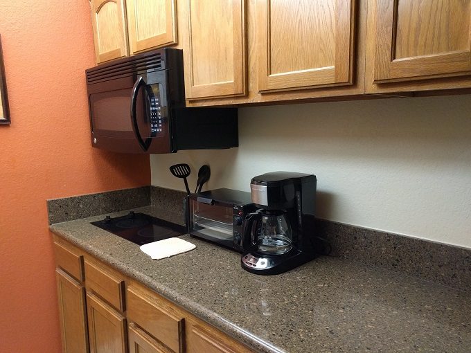 Staybridge Suites Herndon Dulles kitchen 2