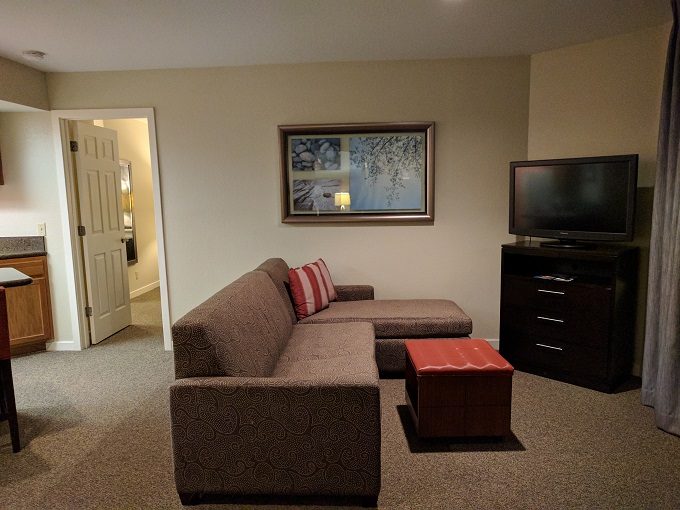 Staybridge Suites Herndon Dulles living room