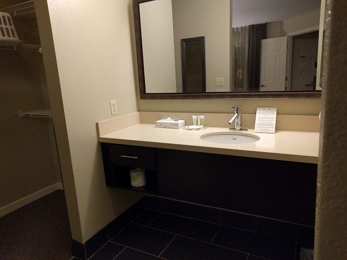 Staybridge Suites Herndon Dulles vanity