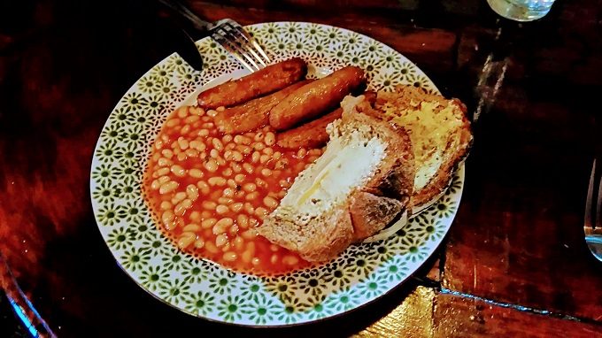 Stage Door Cafe, Dublin - beans on toast with sausages