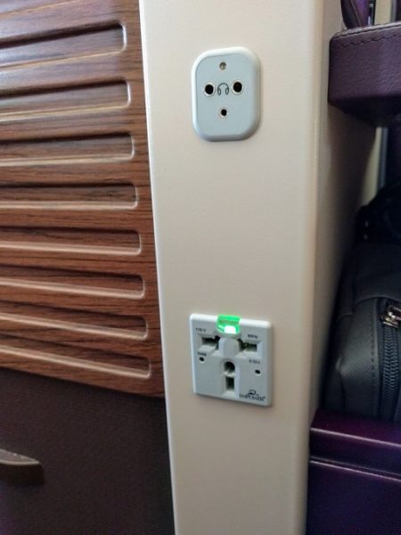 Thai Airways MEL-BKK headphone jack & power outlet