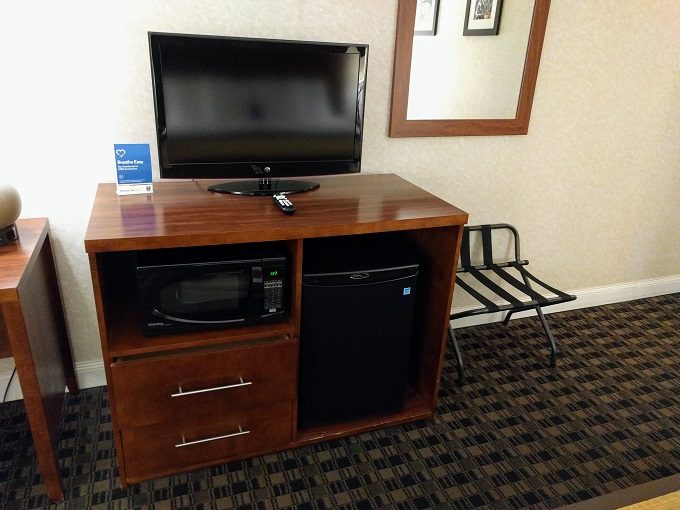 Comfort Inn Greenville SC - Dresser, TV, fridge, microwave & luggage rack