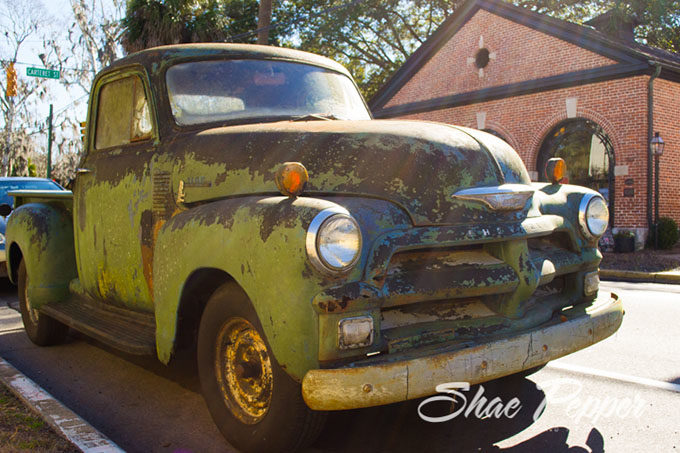 Old car outside the Beaufort Visitor Center