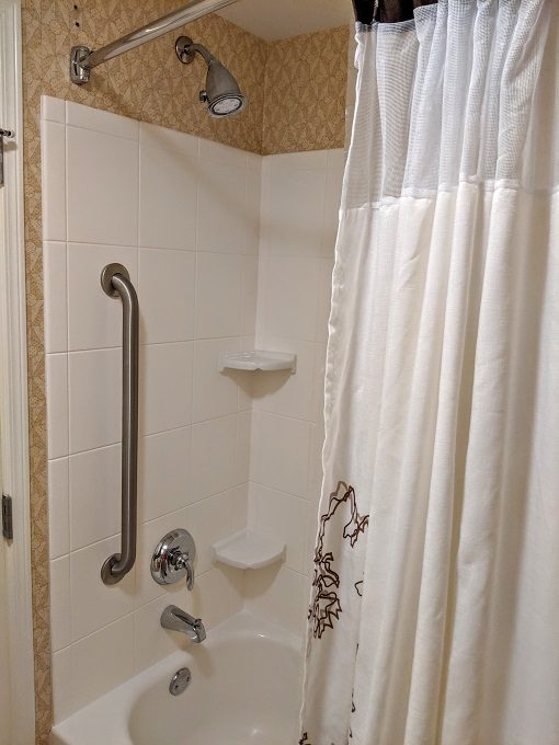 Residence Inn Paducah, Kentucky - Bathtub with shower