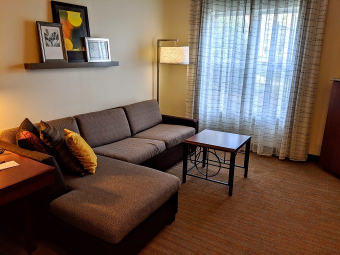 Residence Inn Paducah, Kentucky - Corner sofa bed & coffee table