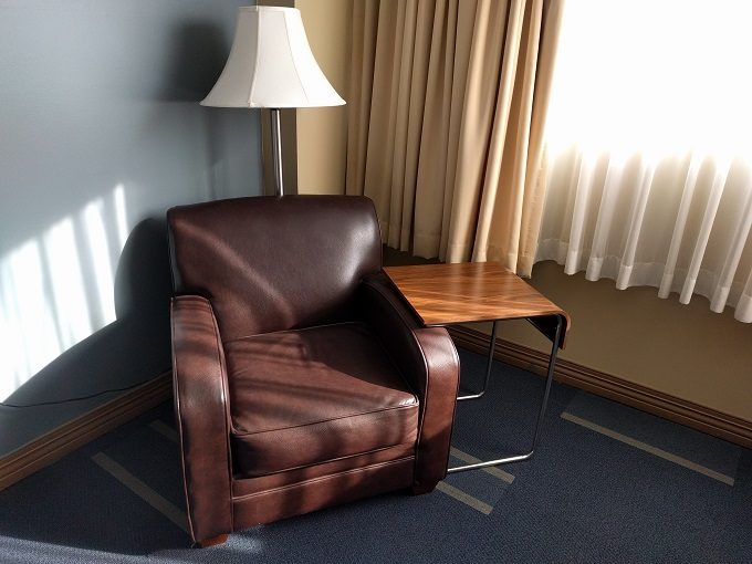 Four Points By Sheraton Richmond armchair & table