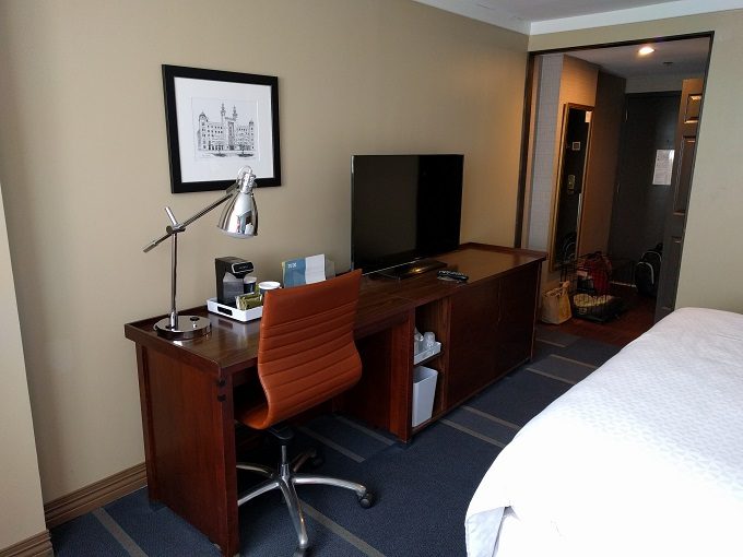 Four Points By Sheraton Richmond desk, chair and TV