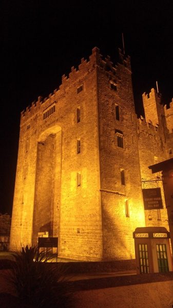 Bunratty Castle at night