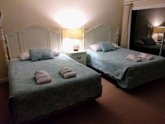 Fin N' Feather Waterside Inn - 2 queen beds
