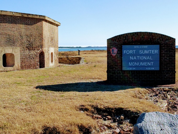 are dogs allowed at fort sumter national monument south carolina