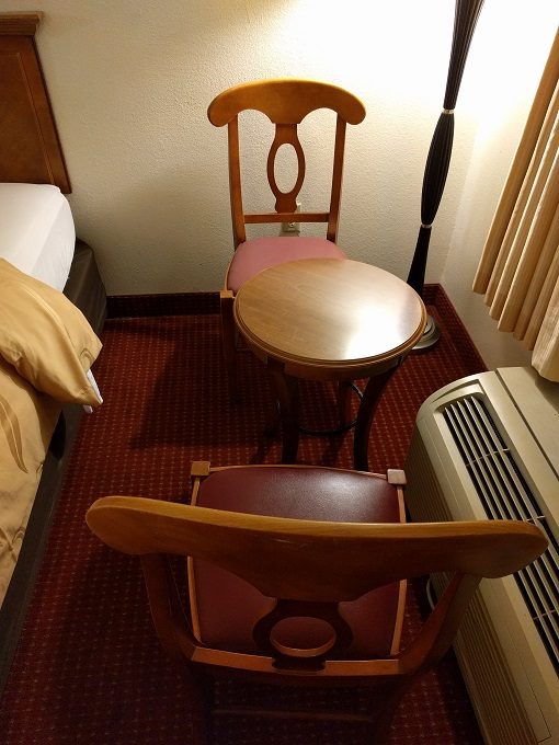 Quality Inn Medical Center Area, Augusta GA Side table and chairs