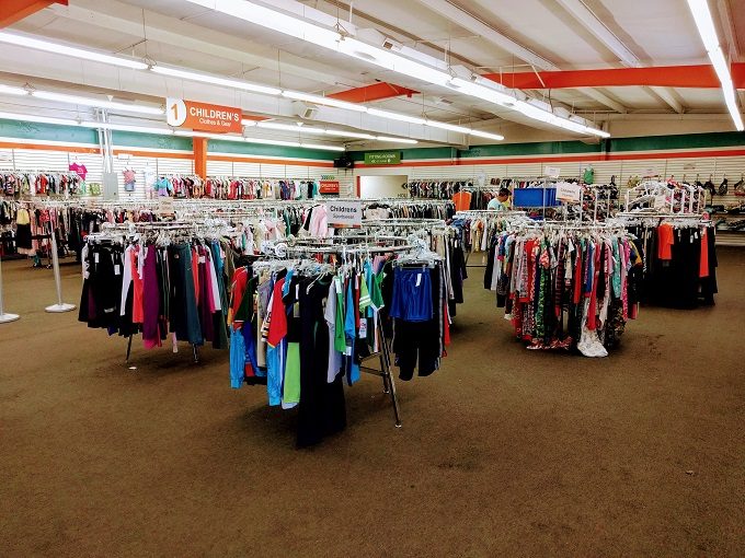 Children's clothing at Unclaimed Baggage Center Etc