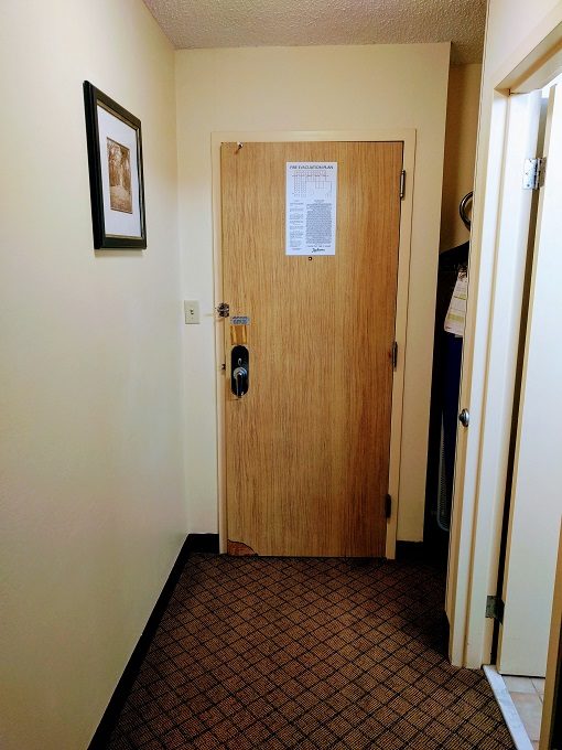 Radisson Sheffield, Alabama - Room entrance