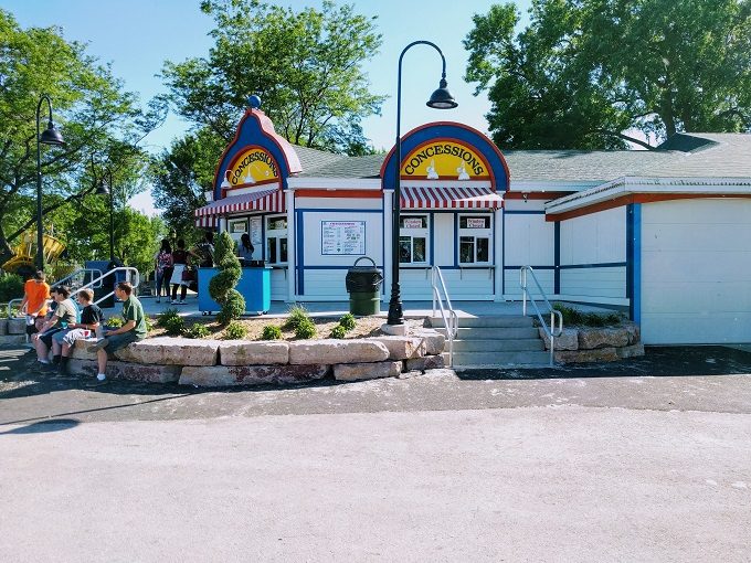 Bay Beach Amusement Park, Green Bay - Concession stand