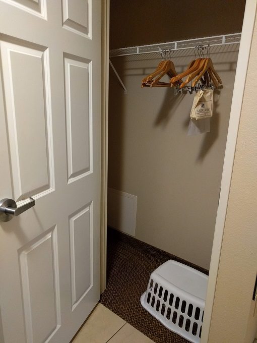 Candlewood Suites South Bend Airport - Closet