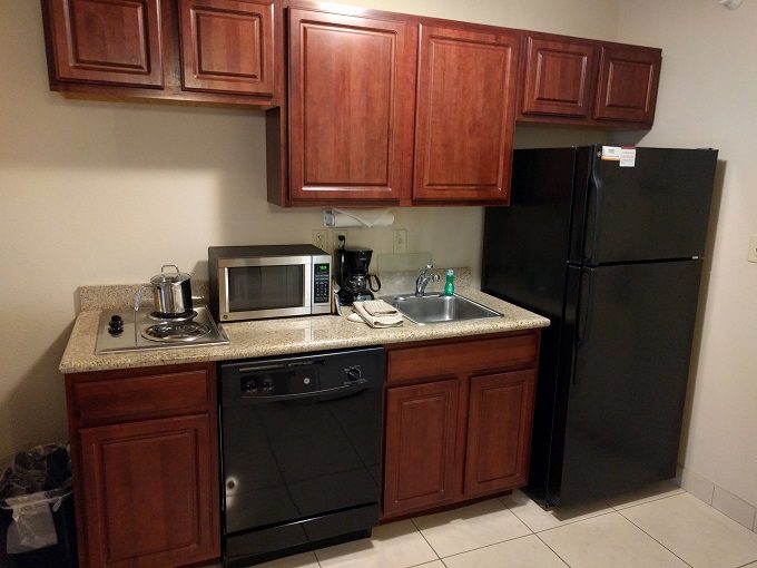 Candlewood Suites South Bend Airport - Kitchen