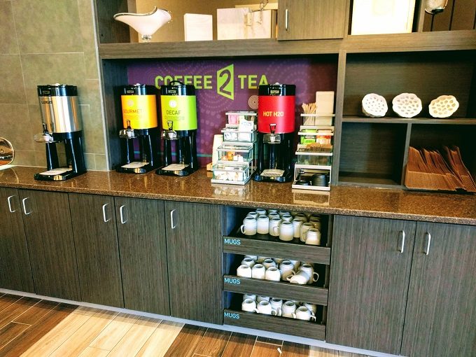Home2 Suites Green Bay WI - Coffee & tea station