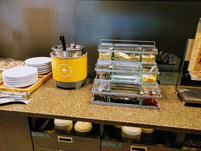 Home2 Suites Green Bay WI - Oatmeal & toppings