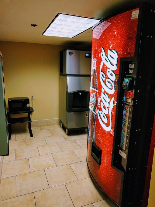 Crowne Plaza Madison WI - Microwave, ice machine & drinks vending machine
