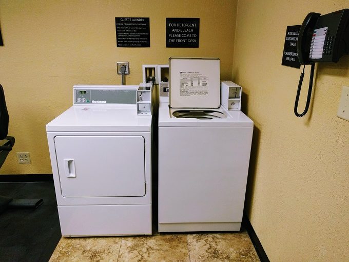 Super 8 Wausau, Wisconsin - Guest laundry