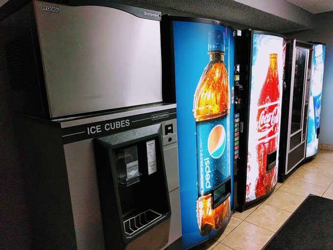 Super 8 Wausau, Wisconsin - Ice machine & vending machines