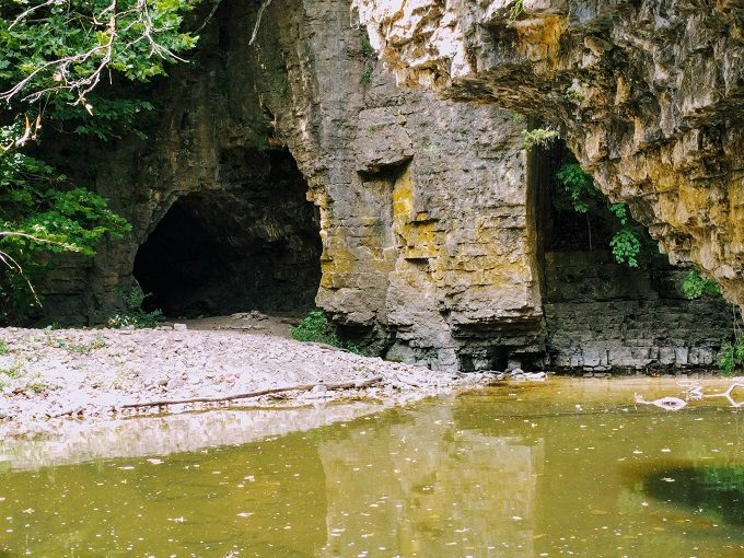 12 Horsethief Cave, Kankakee River State Park