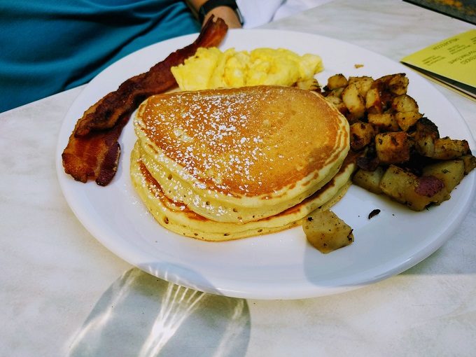 Meli Cafe, Chicago IL - Pancake breakfast