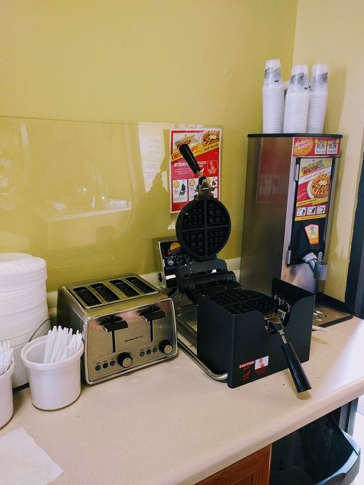 Super 8 Marion IL breakfast - Toaster & waffle maker