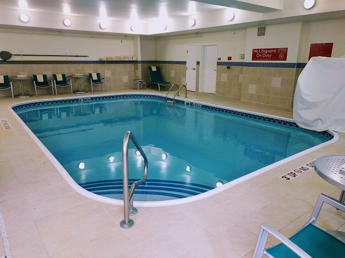 TownePlace Suites Chicago Naperville, Illinois - Indoor swimming pool