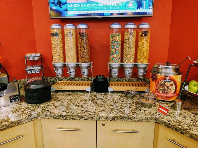 TownePlace Suites Chicago Naperville, Illinois breakfast - Breakfast cereals and oatmeal