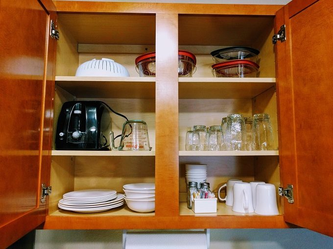 Candlewood Suites Springfield IL - Kitchenware
