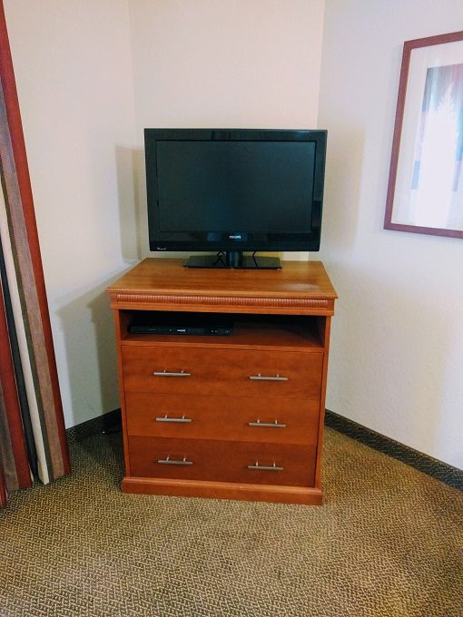 Candlewood Suites Springfield IL - TV & DVD player