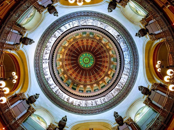 Domed roof of the Illinois State Capitol Building