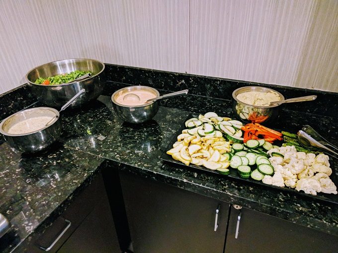Hyatt Regency Tulsa - Club lounge evening hors d'oeuvres - salad & vegetables