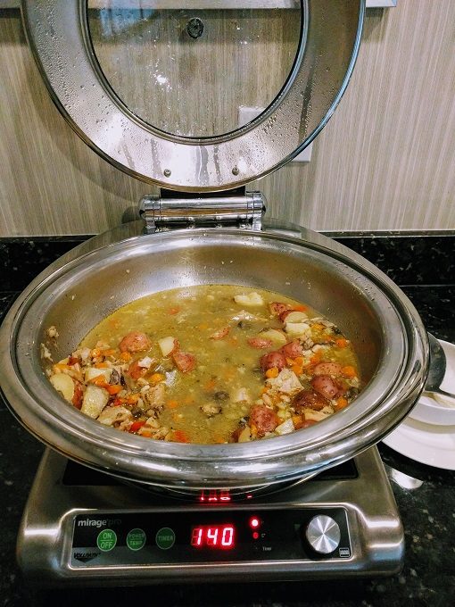 Hyatt Regency Tulsa - Club lounge evening hors d'oeuvres - soup stew