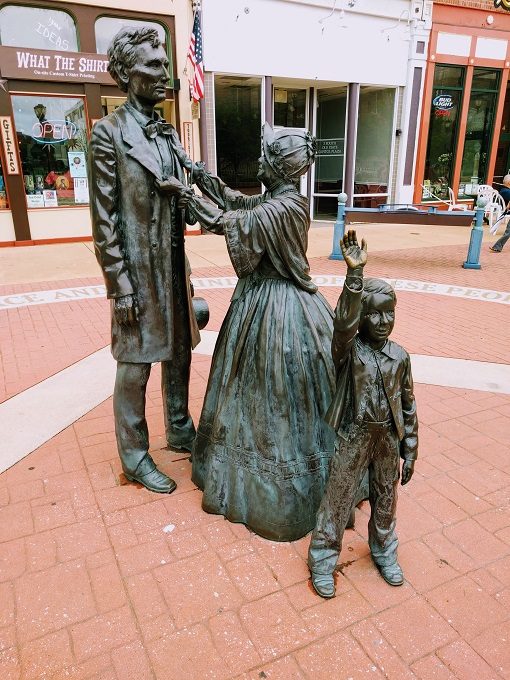 Lincoln Family Statue, Springfield IL