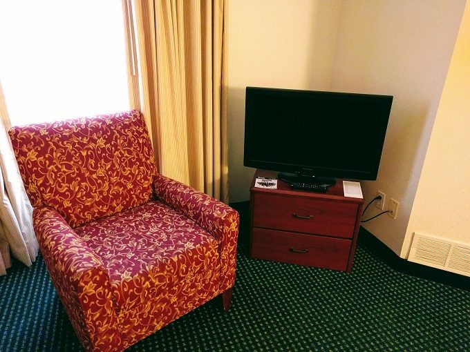 Residence Inn Oklahoma City South - Armchair & TV