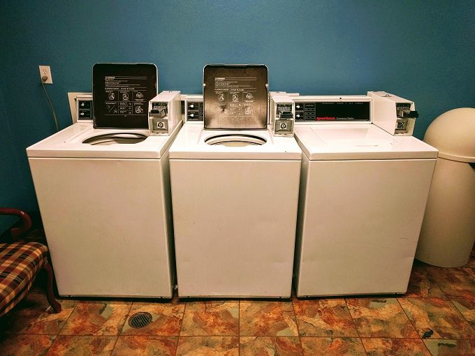 Residence Inn Oklahoma City South - Washing machines