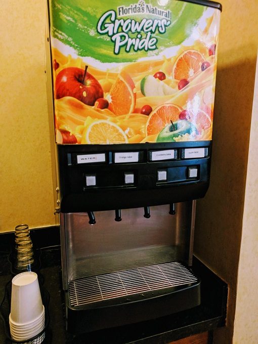Residence Inn Oklahoma City South breakfast - Juice machine