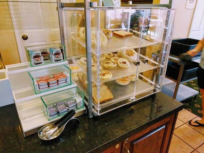 Residence Inn Oklahoma City South breakfast - Preserves, breads, pastries & bagels