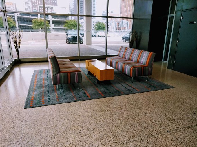 Aloft Tulsa Downtown - Lobby seating